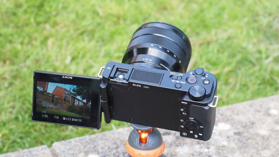 DSLR در مقابل بدون آینه: Sony ZV-E10