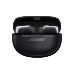 قاب شارژ مشکی هدفون Bose Ultra Open با هدفون‌های داخل آن